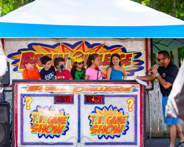 kids at day camp having fun with hollyrock entertainment brain challenge game show